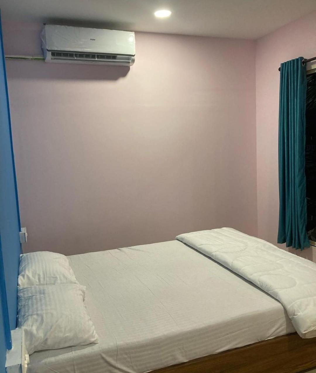 Cocks Town Hotel Arambol Luaran gambar
