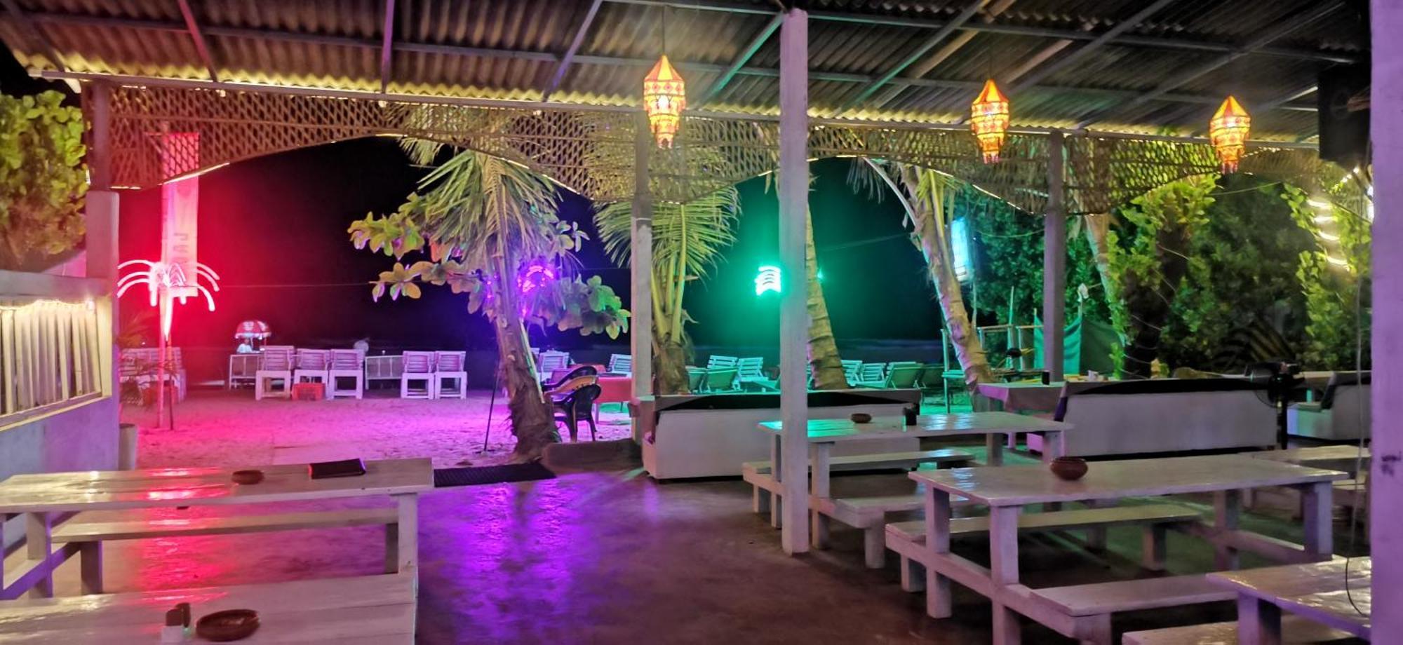Cocks Town Hotel Arambol Luaran gambar